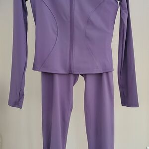 Violet Workout Outfit (2-Piece Set: Zip Jacket & Leggings) Size M
